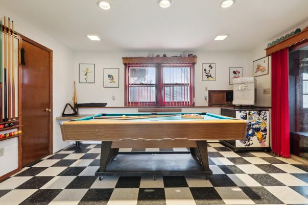 Billiard Table, Game Room, Interior, Recessed Lighting