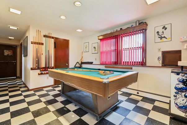 Billiard Table, Game Room, Interior, Recessed Lighting