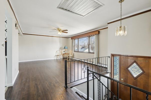 Interior, Pendant Lights, Wood Texture Flooring