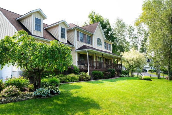 Backyard, Exterior, Facade, Queen Anne Victorian