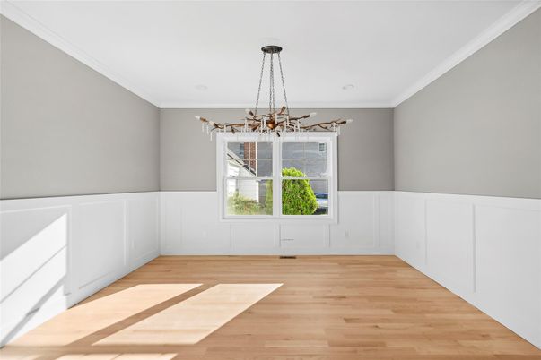 Empty room, Interior, Pendant Lights, Wood Texture Flooring