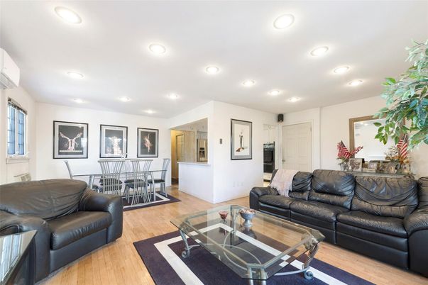 Dining room, Interior, Living room, Recessed Lighting, Wood Texture Flooring