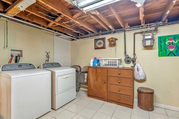 Interior, Washer, Wooden Beams, Wooden Ceilings