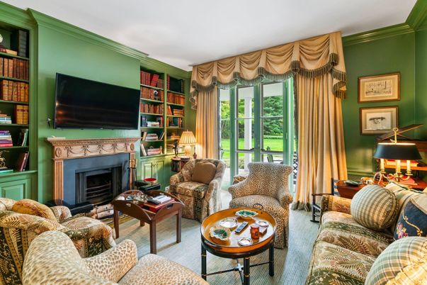Fireplace, Interior, Living room
