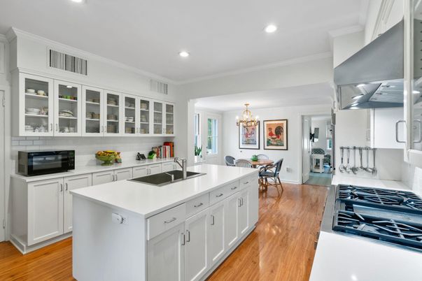 Chandelier, Dining room, Interior, Kitchen, Recessed Lighting, Wood Texture Flooring