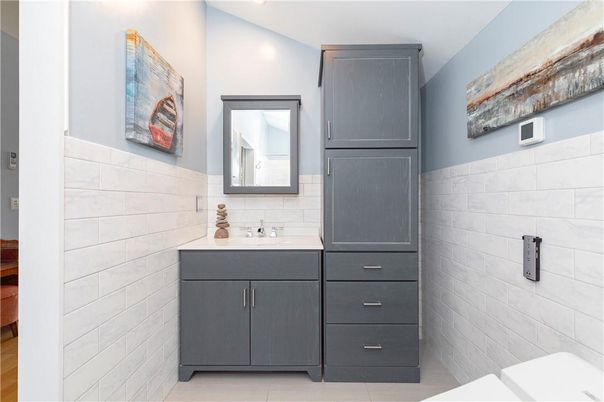 Bathroom, Interior, Recessed Lighting
