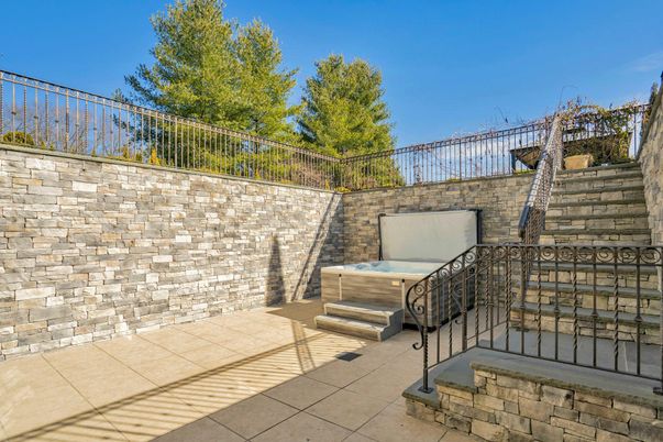 Exterior, Hot Tub