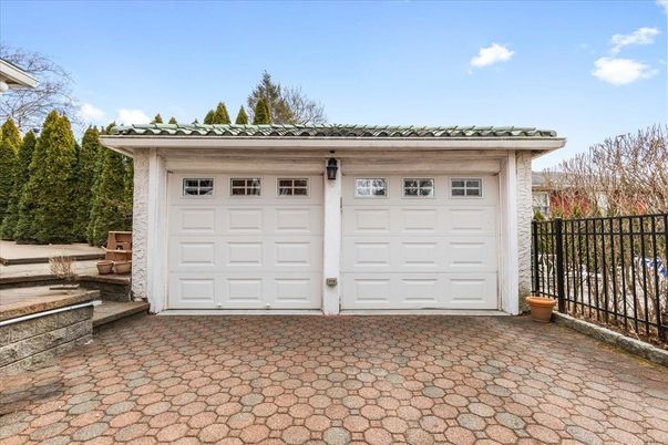 Detached Garage, Exterior
