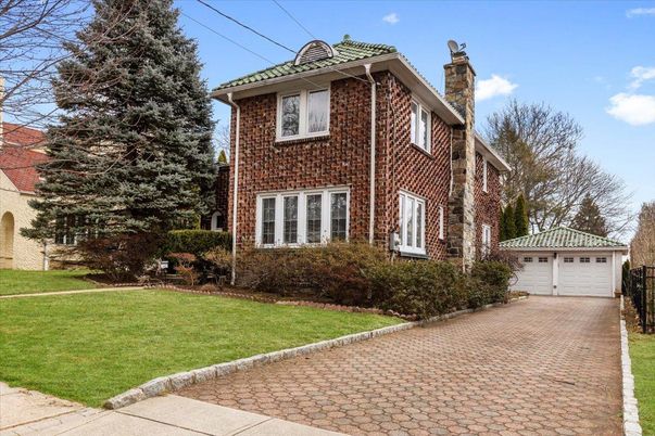 Detached Garage, Exterior, Facade, Brick Facade, Georgian