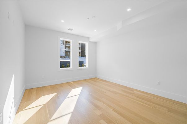 Empty room, Interior, Recessed Lighting, Wood Texture Flooring