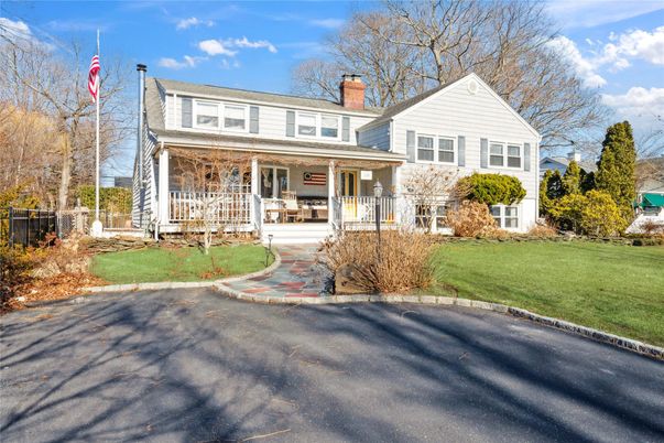 Backyard, Exterior, Facade, Farmhouse