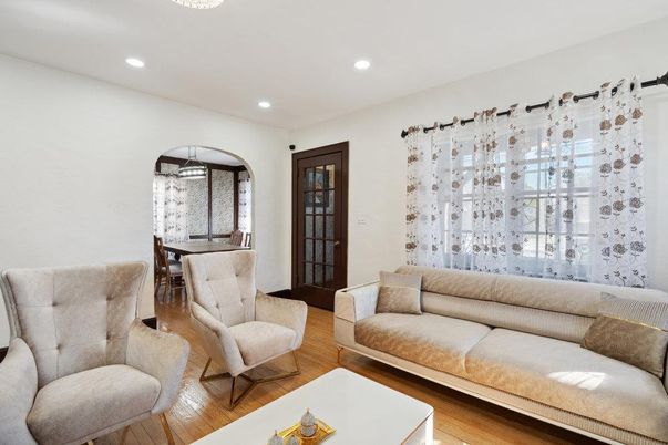 Dining room, Interior, Living room, Recessed Lighting, Wood Texture Flooring