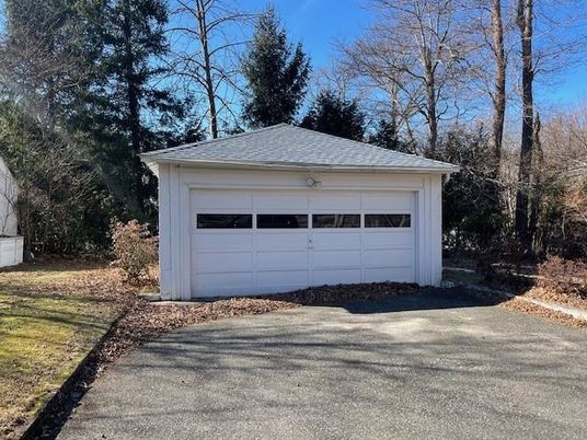 Detached Garage, Exterior
