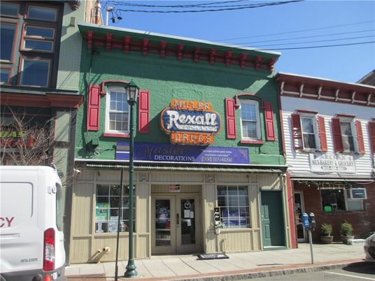 Exterior, Facade, Queen Anne Victorian