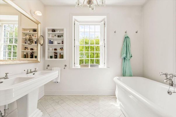 Bathroom, Chandelier, Free Standing Baths, Interior