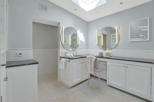 Bathroom, Dual Sink Vanities, Interior, Recessed Lighting