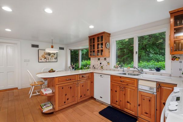Dining room, Interior, Kitchen, Pendant Lights, Recessed Lighting, Wood Texture Flooring