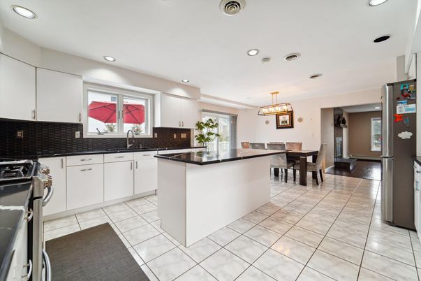 Dining room, Interior, Kitchen, Pendant Lights, Recessed Lighting