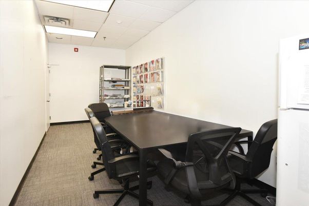 Home Office, Interior