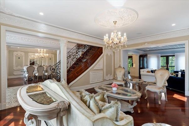 Chandelier, Dining room, Interior, Living room, Recessed Lighting, Wood Texture Flooring