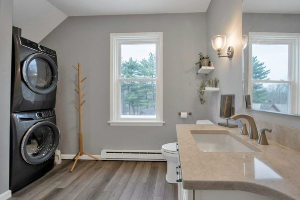 Interior, Utility Closets, Washer, Wood Texture Flooring