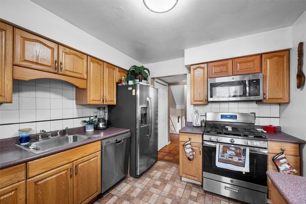 Interior, Kitchen, Stainless Steel Appliances