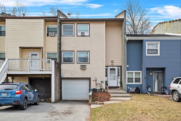 Attached, Exterior, Facade, Rowhouse