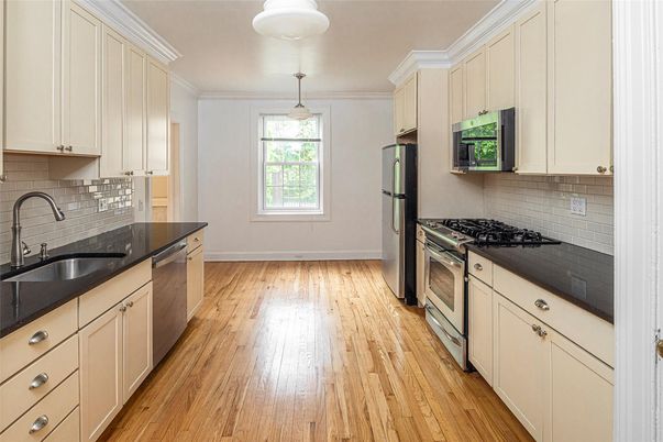 Interior, Kitchen, Pendant Lights, Wood Texture Flooring