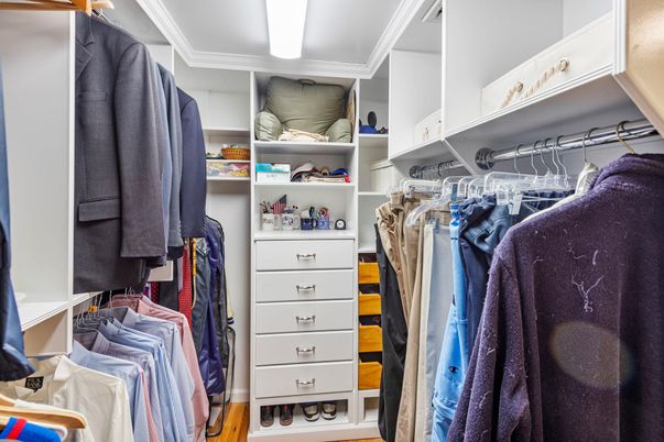 Interior, Walk-in Closets, Wood Texture Flooring