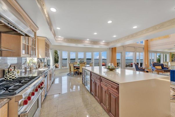 Dining room, Interior, Kitchen, Recessed Lighting, Stainless Steel Appliances
