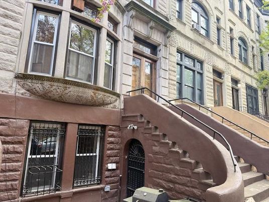 Exterior, Facade, Brownstone