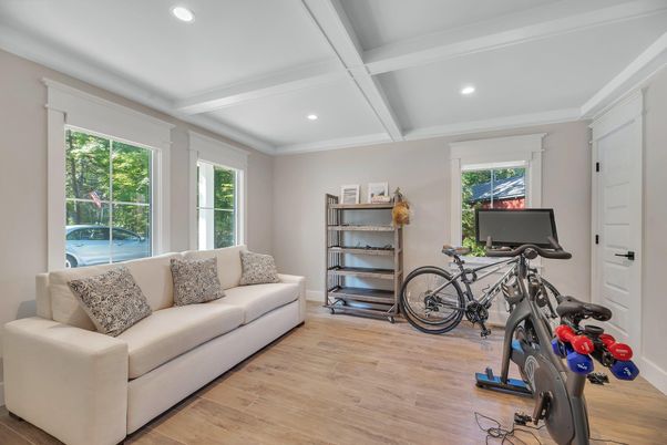 Fitness Equipment, Interior, Recessed Lighting, Wood Texture Flooring