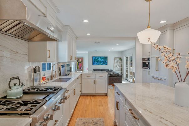 Interior, Kitchen, Living room, Pendant Lights, Recessed Lighting, Stainless Steel Appliances, Wood Texture Flooring