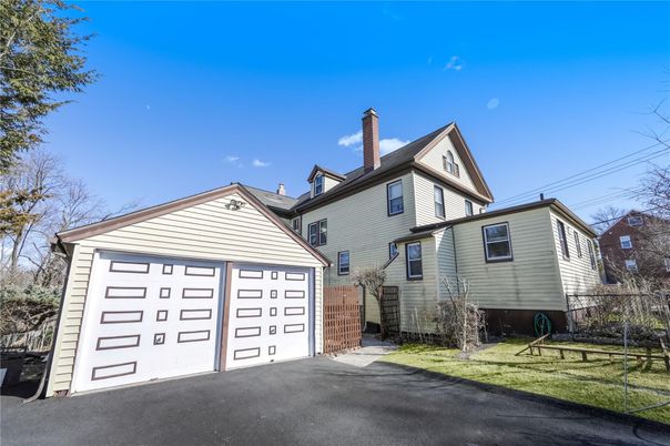Detached Garage, Exterior