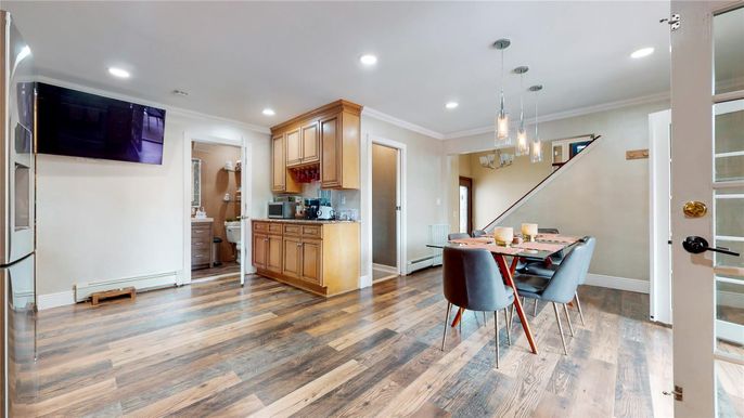 Dining room, Interior, Kitchen, Pendant Lights, Recessed Lighting, Wood Texture Flooring