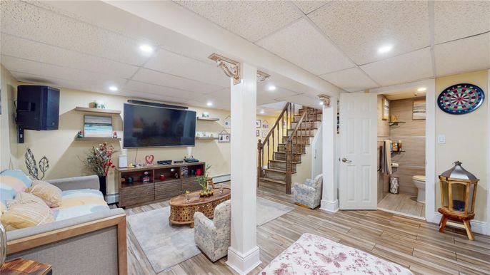 Interior, Living room, Recessed Lighting, Wood Texture Flooring