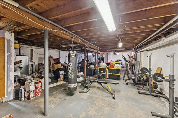 Fitness Equipment, Interior, Wooden Beams
