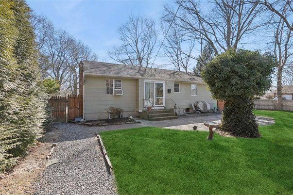 Backyard, Exterior, Facade, Cape Cod