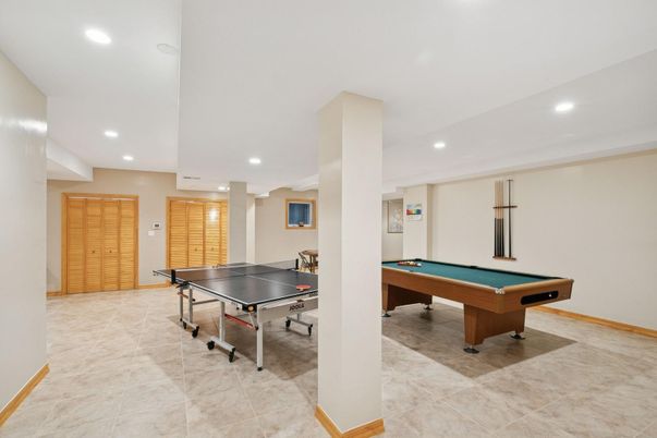 Billiard Table, Game Room, Interior, Recessed Lighting