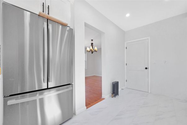 Chandelier, Interior, Kitchen, Marble, Recessed Lighting, Stainless Steel Appliances