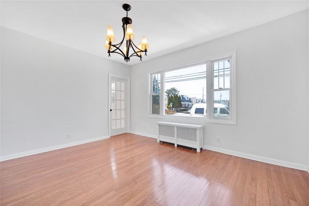 Chandelier, Empty room, Interior, Wood Texture Flooring