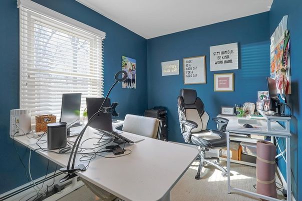 Home Office, Interior