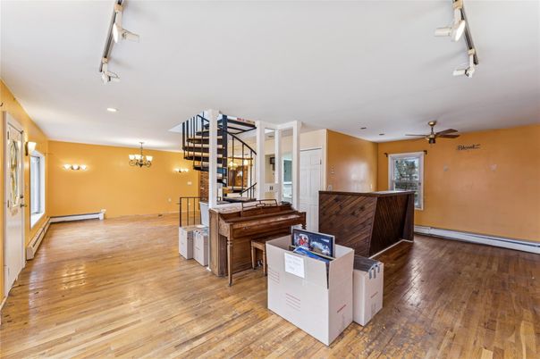 Chandelier, Interior, Piano, Recessed Lighting, Wood Texture Flooring