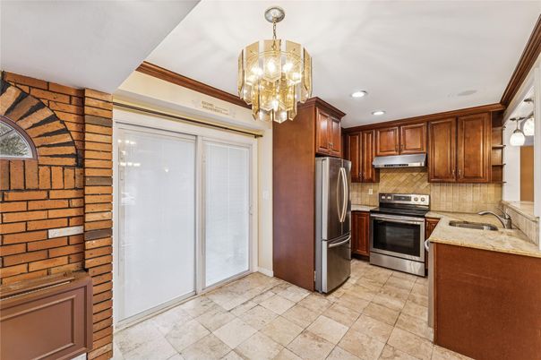 Chandelier, Interior, Kitchen, Recessed Lighting, Stainless Steel Appliances