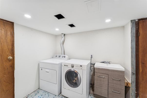 Interior, Recessed Lighting, Washer