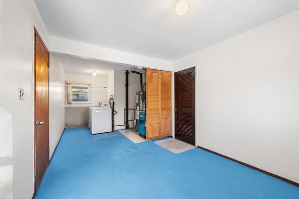 Interior, Washer