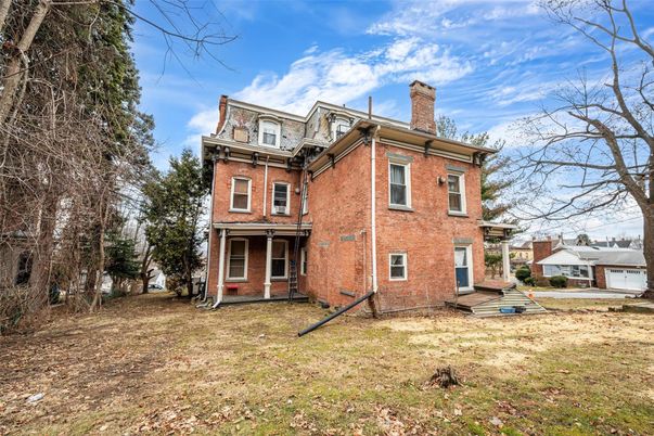 Backyard, Exterior, Facade, Brick Facade, Rowhouse