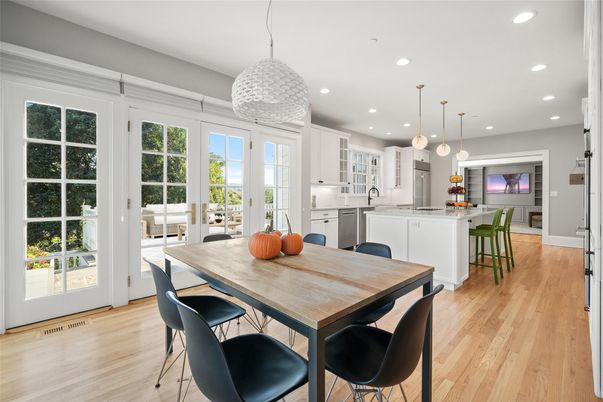 Dining room, Interior, Kitchen, Pendant Lights, Recessed Lighting, Wood Texture Flooring