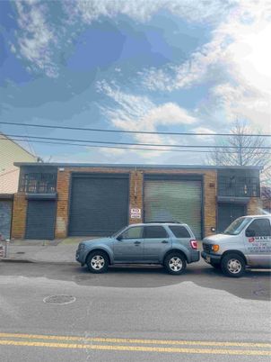 Attached, Exterior, Facade, Brick Facade, None
