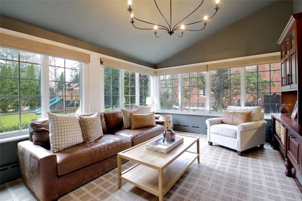 Chandelier, Interior, Living room